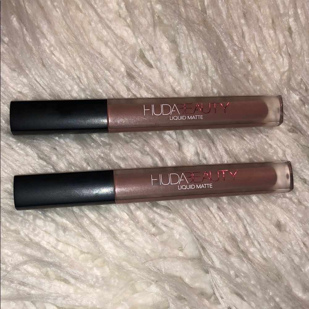 🌵Huda Beauty Matte Lipsticks